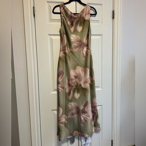 Floral Sleeveless Dress!